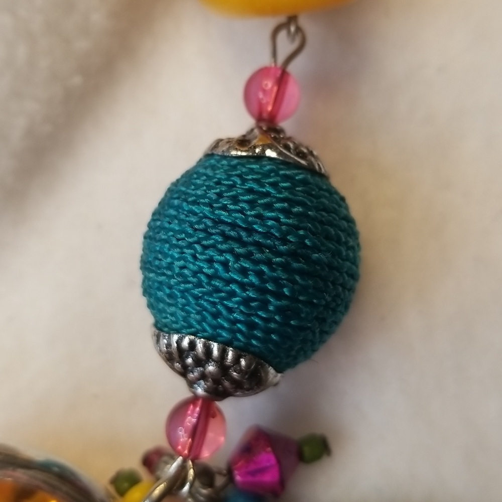 Bohemian Chunky Beaded Floral Pendant Necklace - Picture 7 of 9